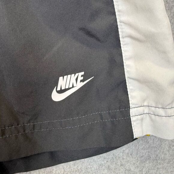 Nike Dri Fit Mens Size XS Pullon Elastic Waist Shorts Gray White Longer Length - Picture 2 of 7